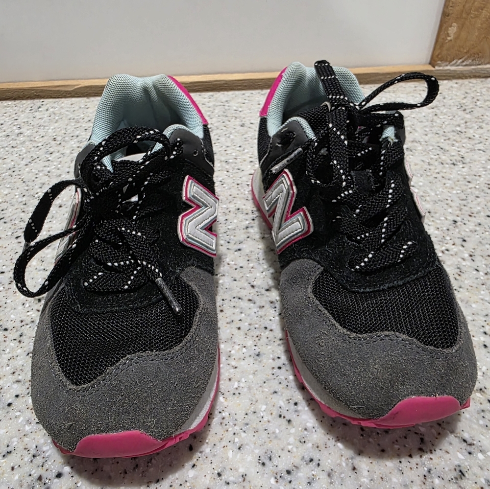 New Balance 574 Black Pink Sneakers Running Shoes Boys Girls Kids Size 2Y